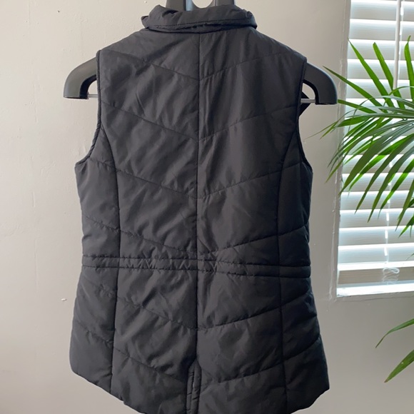 American Rag Women's Fur-Trim Removable Hood Insulated Puffer Vest - Picture 12 of 15